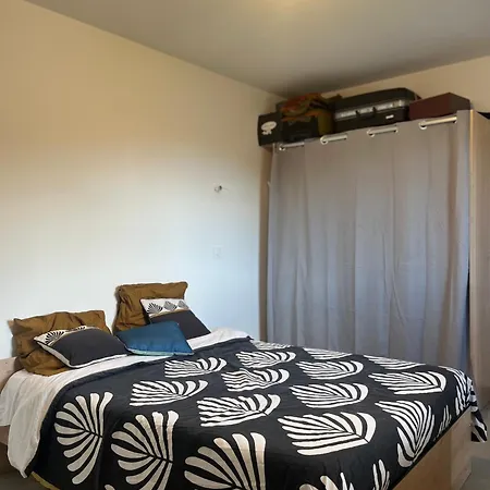 Апартаменты La Douceur Cannoise Soit Un 2p Cosy Terrasse Piscine Vue Jardin Proche A Pied Канны