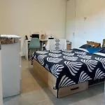La Douceur Cannoise Soit Un 2p Cosy Terrasse Piscine Vue Jardin Proche A Pied Канны