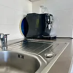 La Douceur Cannoise Soit Un 2p Cosy Terrasse Piscine Vue Jardin Proche A Pied Апартаменты Канны