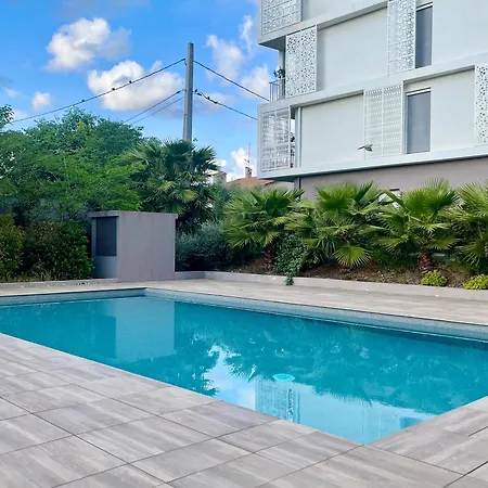 La Douceur Cannoise Soit Un 2p Cosy Terrasse Piscine Vue Jardin Proche A Pied * Cannes